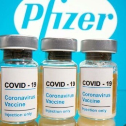 Il vaccino anti-Covid ‘sicuro’ della Pfizer: dalla controversia in Nigeria all’ombra di Bill Gates